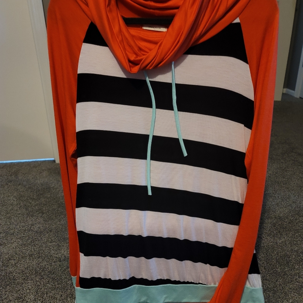 Boutique NWOT XL long sleeve shirt